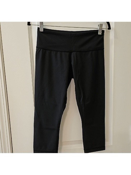 lululemon athletica Pants - 229. Lululemon Black Crop Leggings